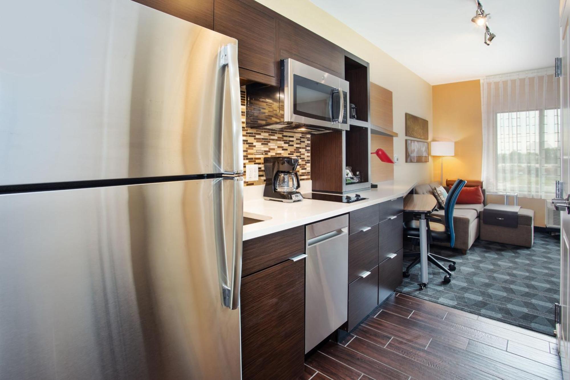 Towneplace Suites By Marriott Detroit Belleville Exterior photo