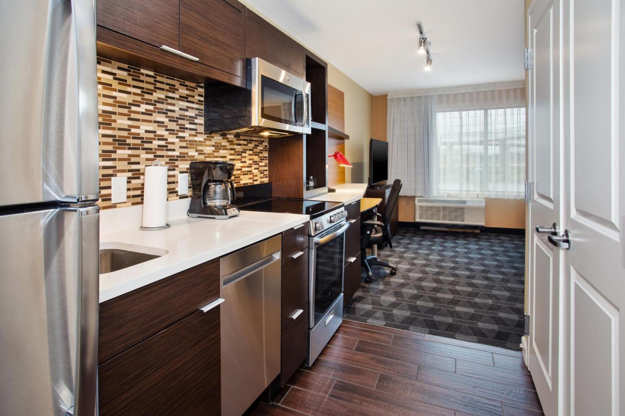 Towneplace Suites By Marriott Detroit Belleville Exterior photo