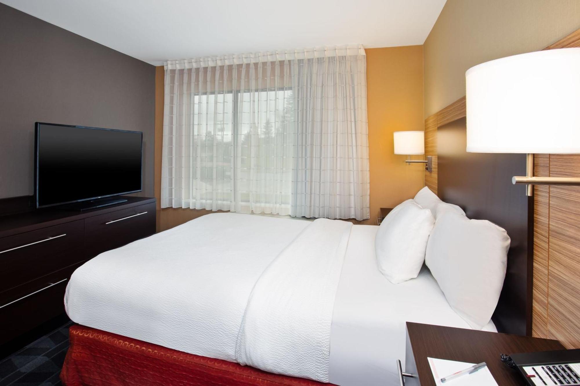Towneplace Suites By Marriott Detroit Belleville Exterior photo