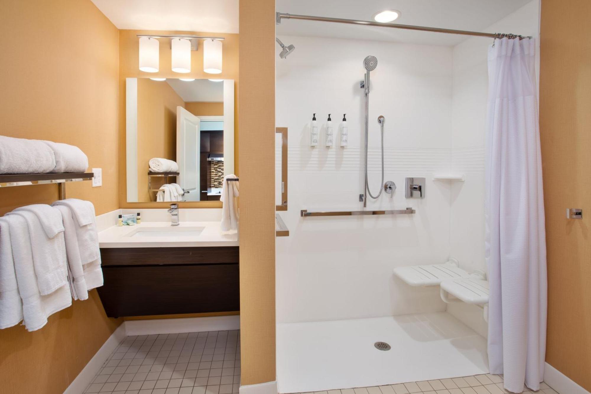 Towneplace Suites By Marriott Detroit Belleville Exterior photo